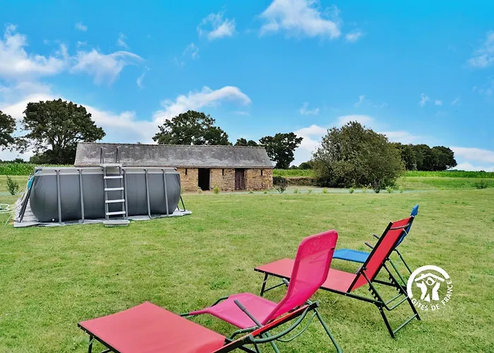 Domaine Du Trefle, 12 Personnes * Bannes (Mayenne)